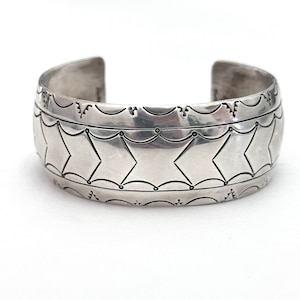 Vintage Southwestern Solid Sterling Silver Pattern Stamped Cuff Bracelet (B050)