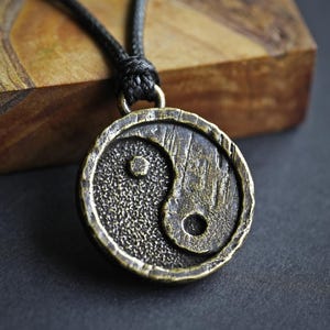 Collar con colgante Yin Yang: Cadena de acero inoxidable de estilo antiguo