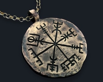 Vegvisir Halsband: Handhamrat Vikingakompasshänge