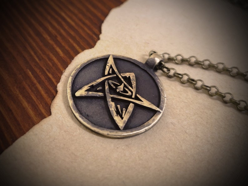 Mano martillada Lovecraft Elder Sign Cthulhu collar colgante amuleto joyería imagen 2