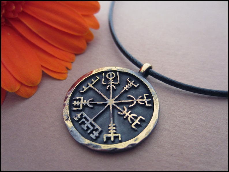 Viking Compass Vegvisir  Pendant Necklace Jewelry - A Symbol that shows way and protects 