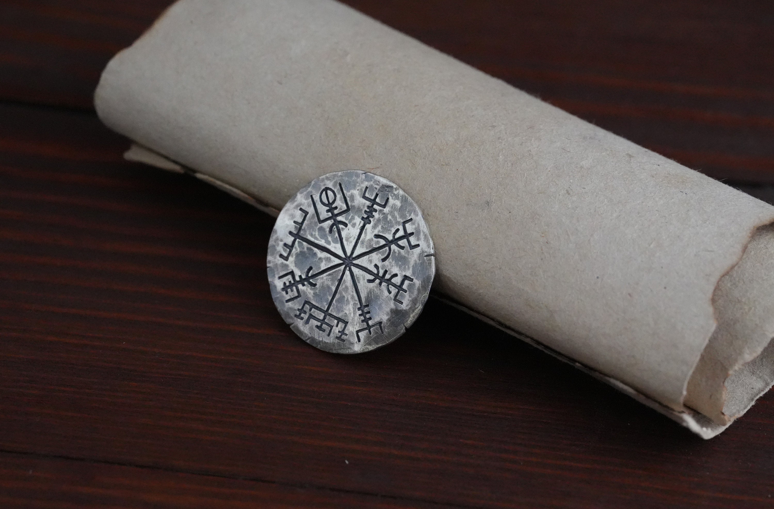 ACGZQY Pièce de monnaie de guerrier viking porte-bonheur – Mythologie nordique Viking Valhalla Coin avec haches Talisman de protection Amulette Viking