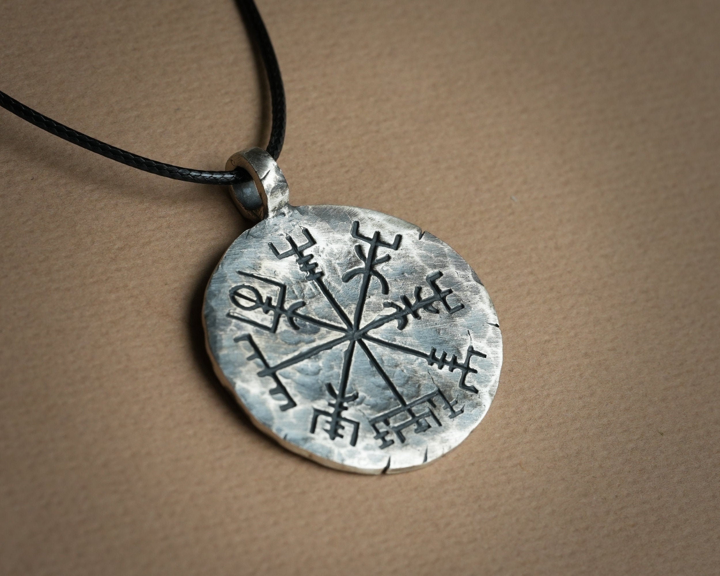Viking】【Vegvisir】【ペンダント】【ネックレス】匿名配送 