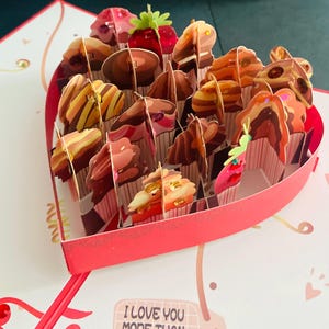 Gelukkige verjaardag/galentines/viering/gefeliciteerd/valentijnskaarten/gewoon om te zeggen/feestuitnodiging/pop-upkaart handgemaakte chocolaatjes