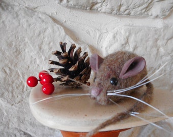 needle felted life size mouse, brown mouse, mouse statue, fibre art mouse, mouse lovers gift,