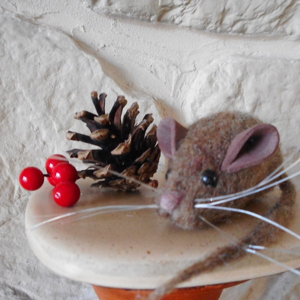 needle felted life size mouse, brown mouse, mouse statue, fibre art mouse, mouse lovers gift,