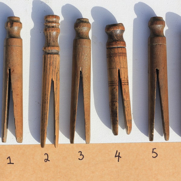 Vintage antike Wäscheklammern aus Holz, handgedreht, Jumbo-Größe, gereinigt, gewachst und poliert.