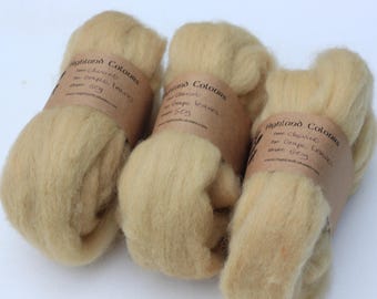 50g Grape Leaves plant dyed CHEVIOT roving, natural soft ochre yellow, handspinning or felting
