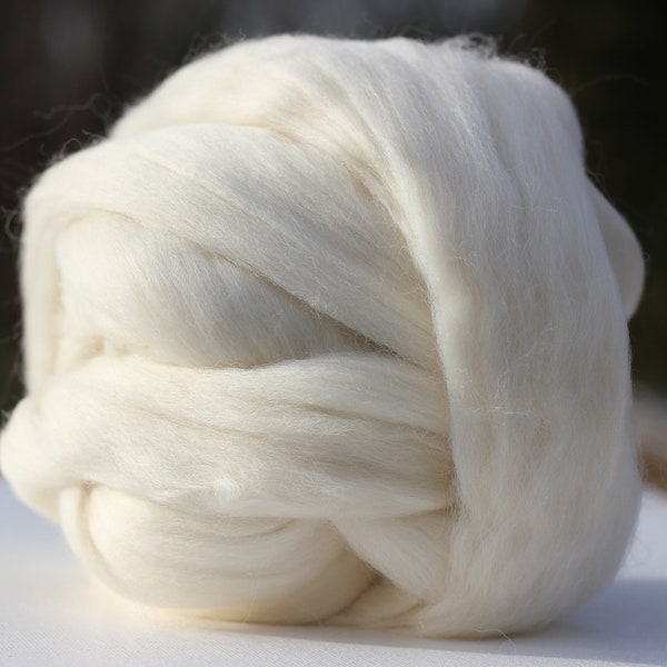 100g Organic natural white merino top, undyed, for hand spinning, felting, dyeing