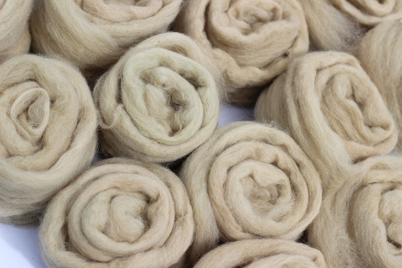 25g packs ready to spin or felt. all plant dyed light sage khaki olive green Spring Fern dyed Shetland roving