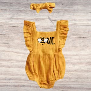 Bee First Birthday Shirts, Mommy Daddy Bee 1st Birthday T-shirts Bee Baby Shower Tees Bumble Bee Gender Reveal Couples Gift Tshirt Mama Dad