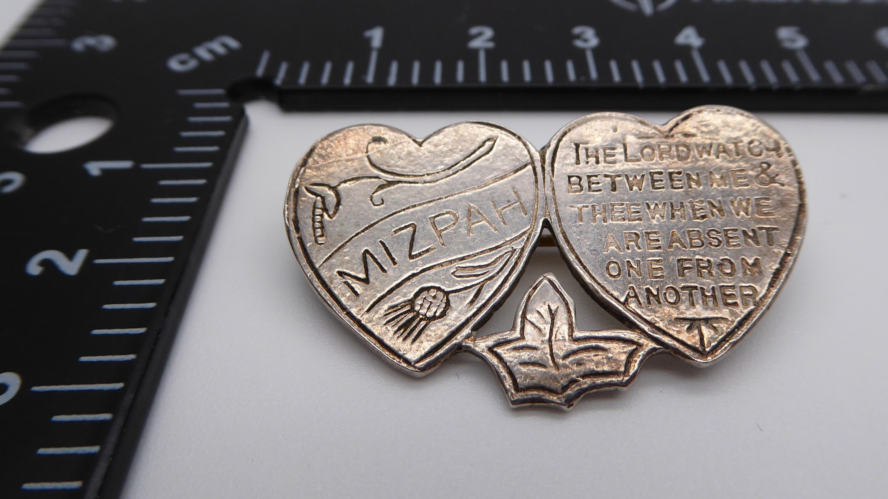 Vintage WW2 Sterling Silver Mizpah Joined Hearts Sweetheart Brooch