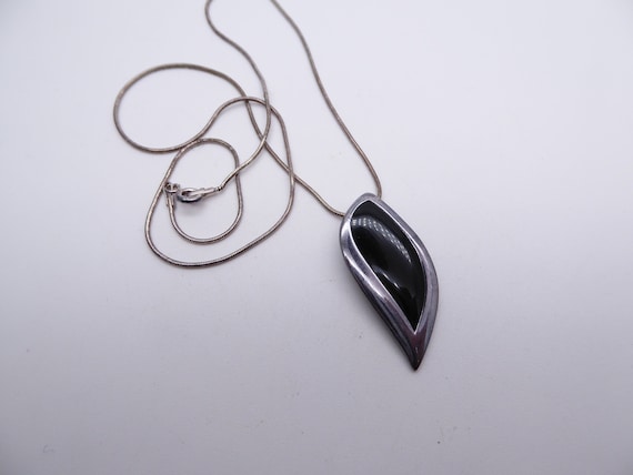 Vintage Ortak Malcolm Gray Sterling Silver Leaf Pendant Necklace