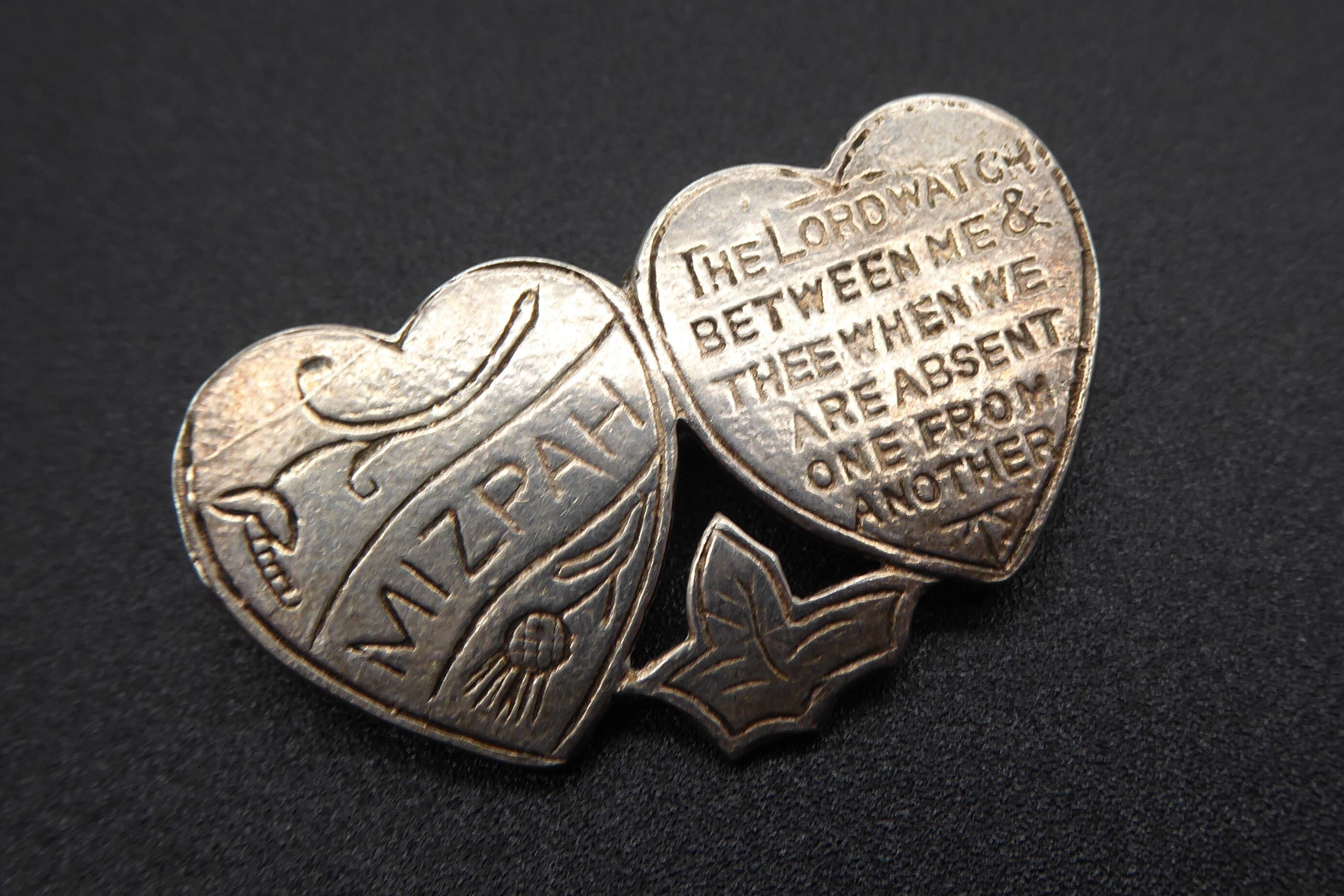 Vintage WW2 Sterling Silver Mizpah Joined Hearts Sweetheart Brooch