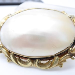 Antique Victorian Gold Tone Mother of Pearl Brooch