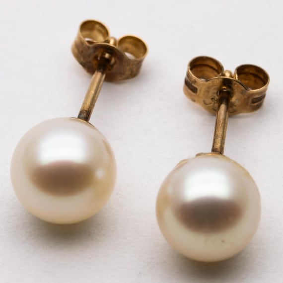 Vintage 9ct Yellow Gold Cultured Pearl Stud Earrings
