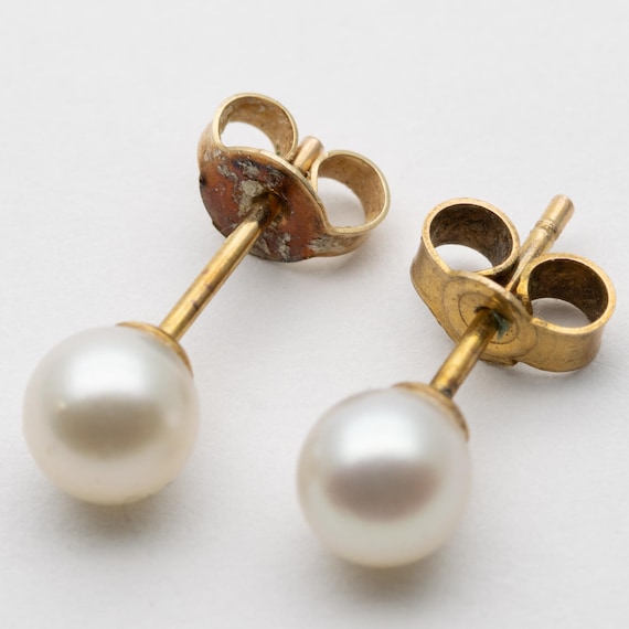Vintage 9ct Yellow Gold 5.5mm Cultured Pearl Stud Earrings