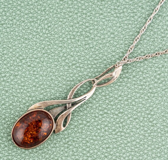 Vintage Sterling Silver Baltic Amber Pendant Necklace