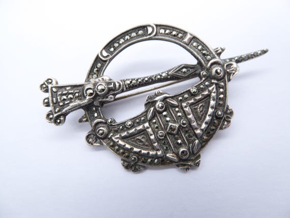 Vintage Scottish Marcasite Annular Brooch