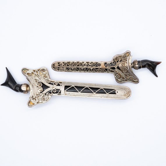 Pair Malaysian Indonesian Silver Filigree Horn Kris Keris Sword Brooches