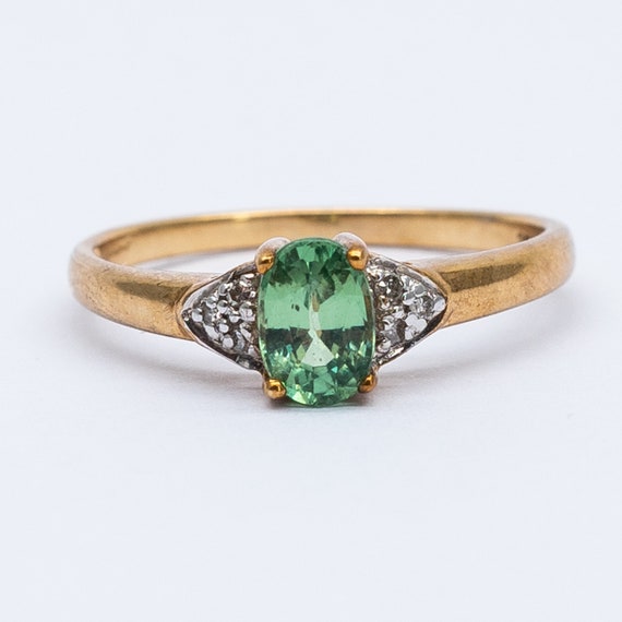 9ct Yellow Gold Green Garnet Topped Doublet Diamond Ring