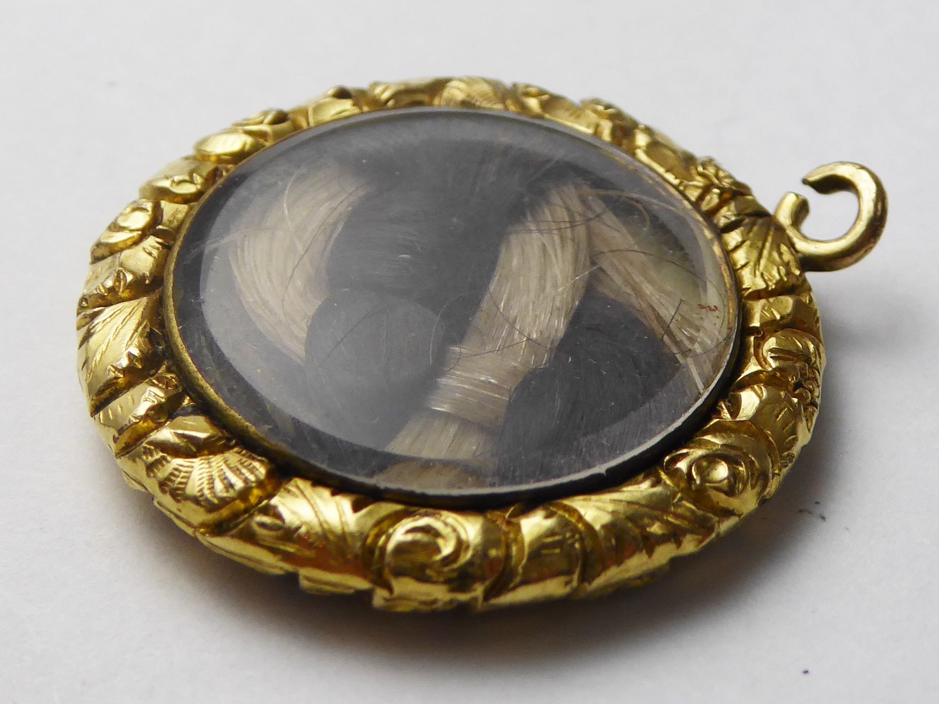 Antique Victorian 15ct Gold Mourning Sentimental Hair Locket