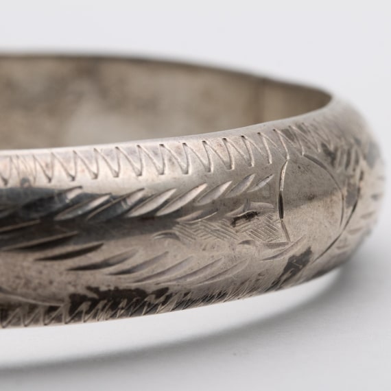 Vintage Sterling Silver Bright Cut Bangle