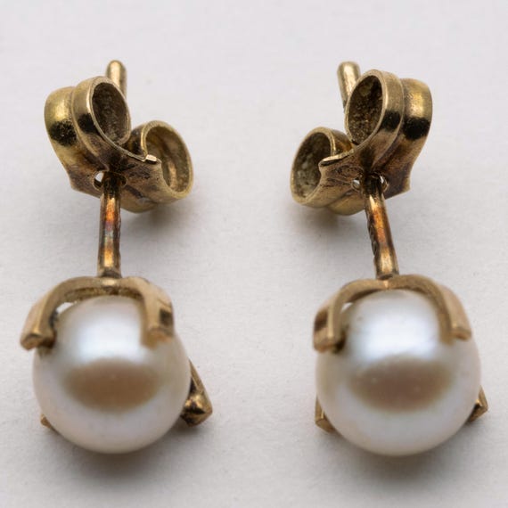 Vintage 9ct Yellow Gold Cultured Pearl Stud Earrings