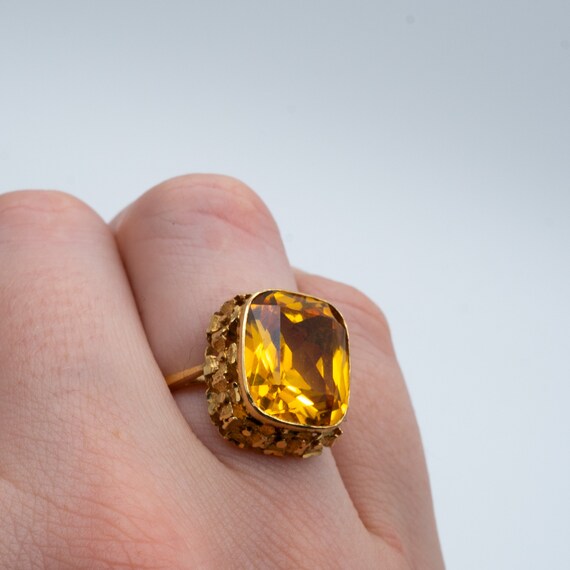 18ct Yellow Sapphire Ring / Yellow Gold / Approx 11ct