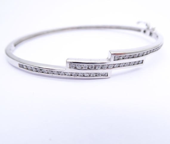 9ct White Gold Bangle