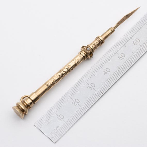Antique 9ct Gold & Pearl Retractable Toothpick