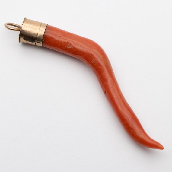 Antique Victorian 9ct Rose Gold Coral Horn Pendant
