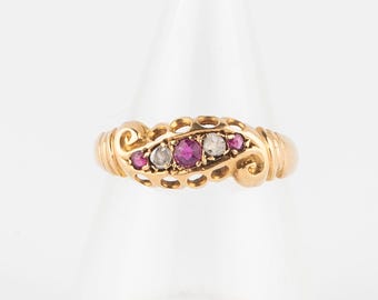 Antik viktoriansk edwardiansk 18 karat guldring med rubiner och diamanter