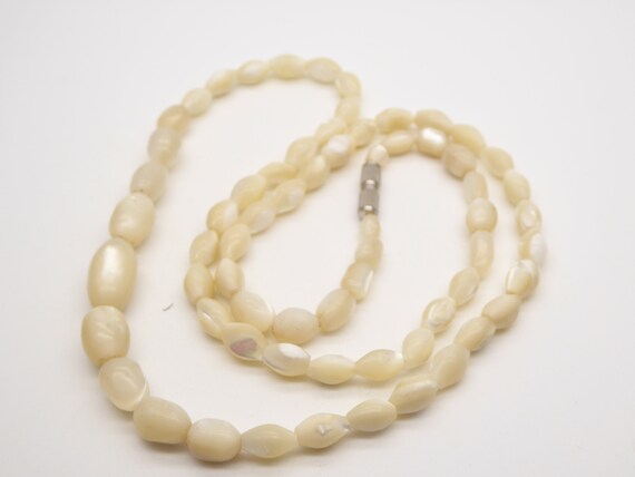 Vintage Mother of Pearl Beads Necklace