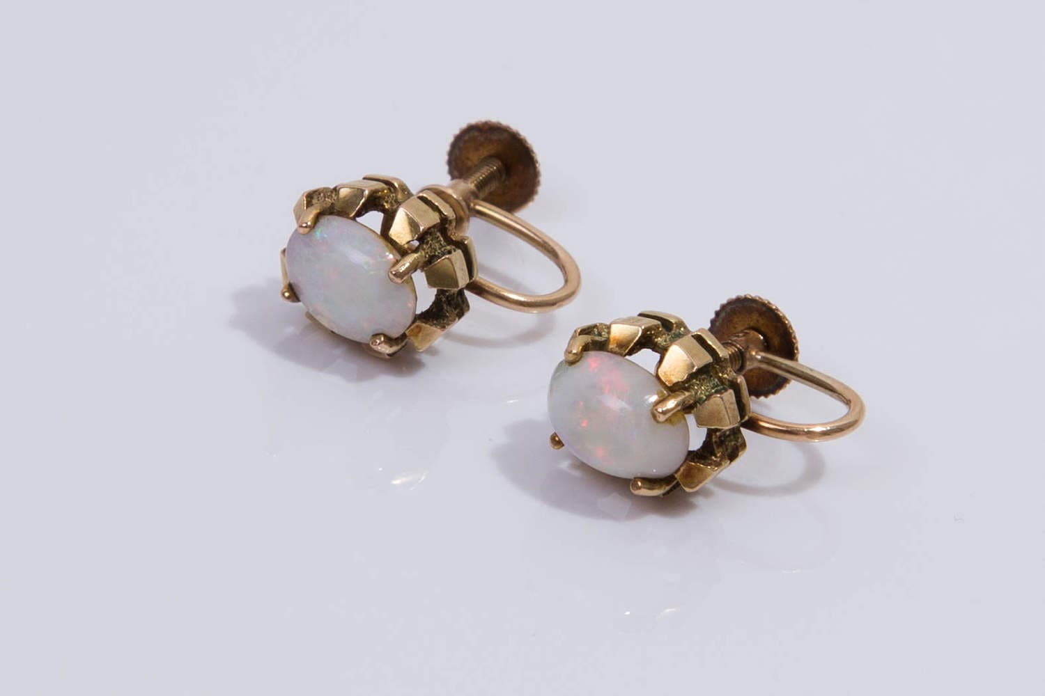 Fine Antique Vintage 9ct Yellow Gold & Natural Opal Screw Back Earrings
