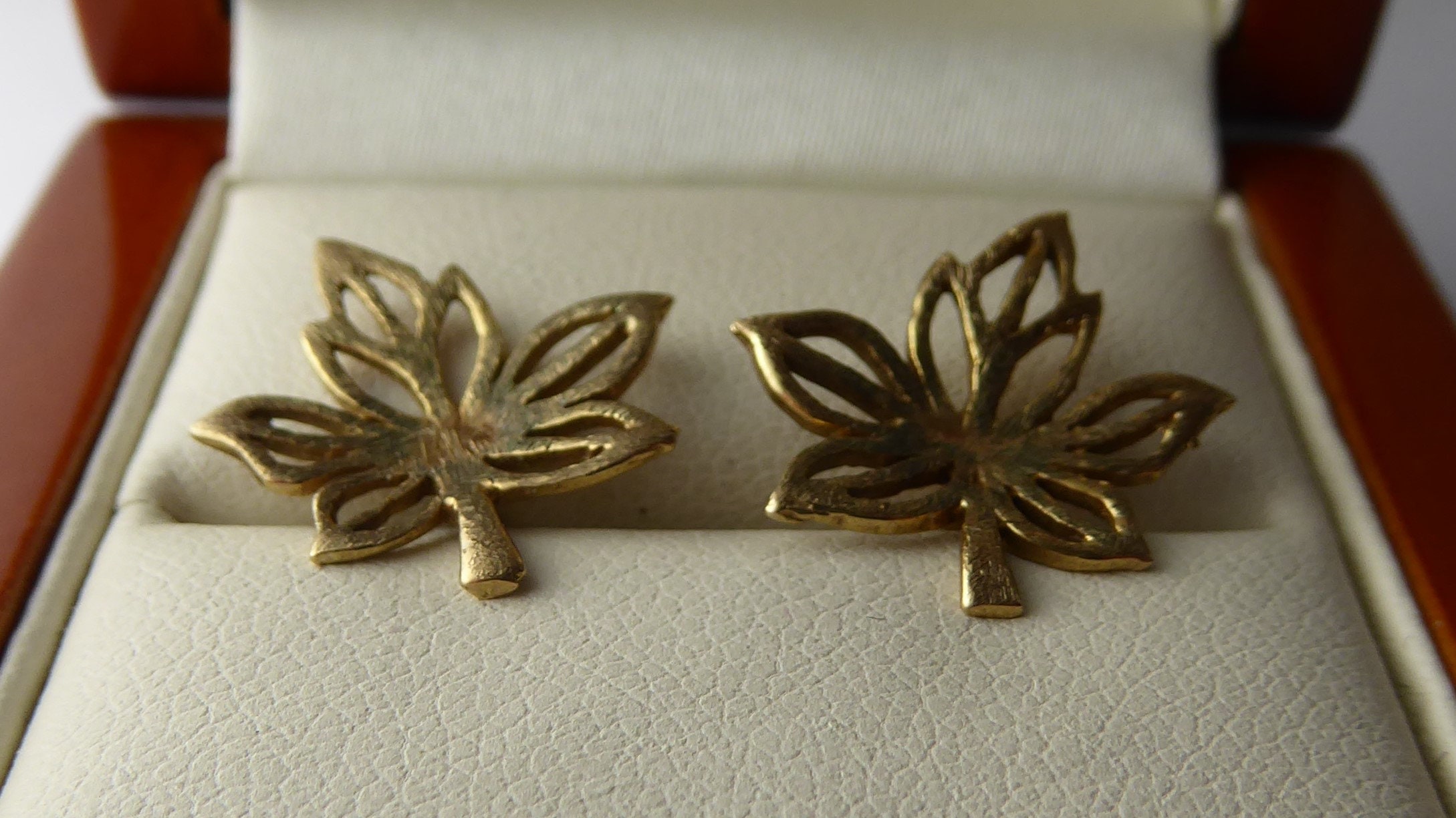 Vintage 9ct Yellow Gold Leaf Earrings