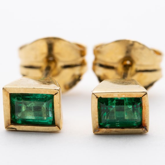 Vintage 14ct Yellow Gold Emerald Stud Earrings