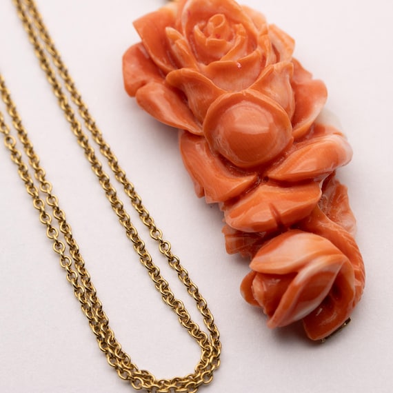 Vintage 9ct Yellow Gold Angel Skin Coral Rose Pendant Necklace