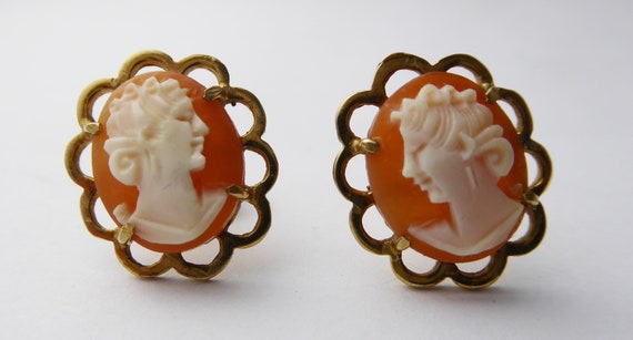 Vintage 9ct Yellow Gold Cameo Earrings
