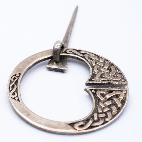 Silver Scottish Penannular Brooch – C1940s Vintage Iona