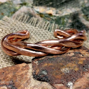 Twisted Copper Cuff Bracelet. 12 X 85 mm.