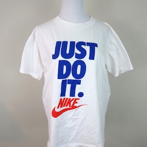 Vintage 1990s Nike Just Do It T-Shirt – Retro Cotton Graphic Tee – Size Medium