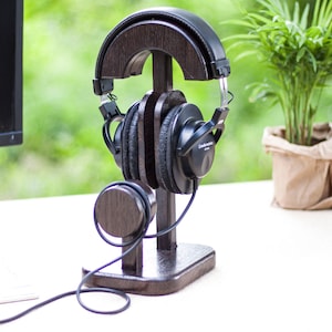 earphone stand - headphones holder - headphone stand wood - headphone organizer - cool headphone stand - headphone accessory -concrete stand