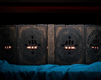 Custom Wooden DM Screen with Magnetic Panels Dice Towers,Dungeon Master Screen for DnD 5e, RPG Game Master Gift Personalized D&D Accessories