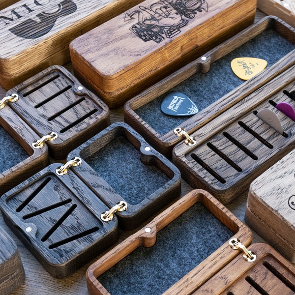 Personalisierter Plektrumhalter-Geschenke für Ihn-Individuelle personalisierte Holz-Gitarren-Pick-Box für 4 Picks-Plektrum-Pick-Etui-Musiker-Geschenk-Gitarrenspieler