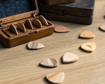 Guitar Pick Box-Wood-Custom-Personalized-Plectrum-Pick Case-Personalised Pick Holder-Musicians Gift-Gifts for Him-Guitar Player-Xmas gift