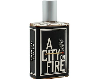 A City on Fire: Elegant, suductive, smoky, luxurious. Cade oil, berries, cardamom. Unisex, 50ml