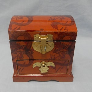 Chinese lacquer jewelry box with drawer dragon motif hand crafted