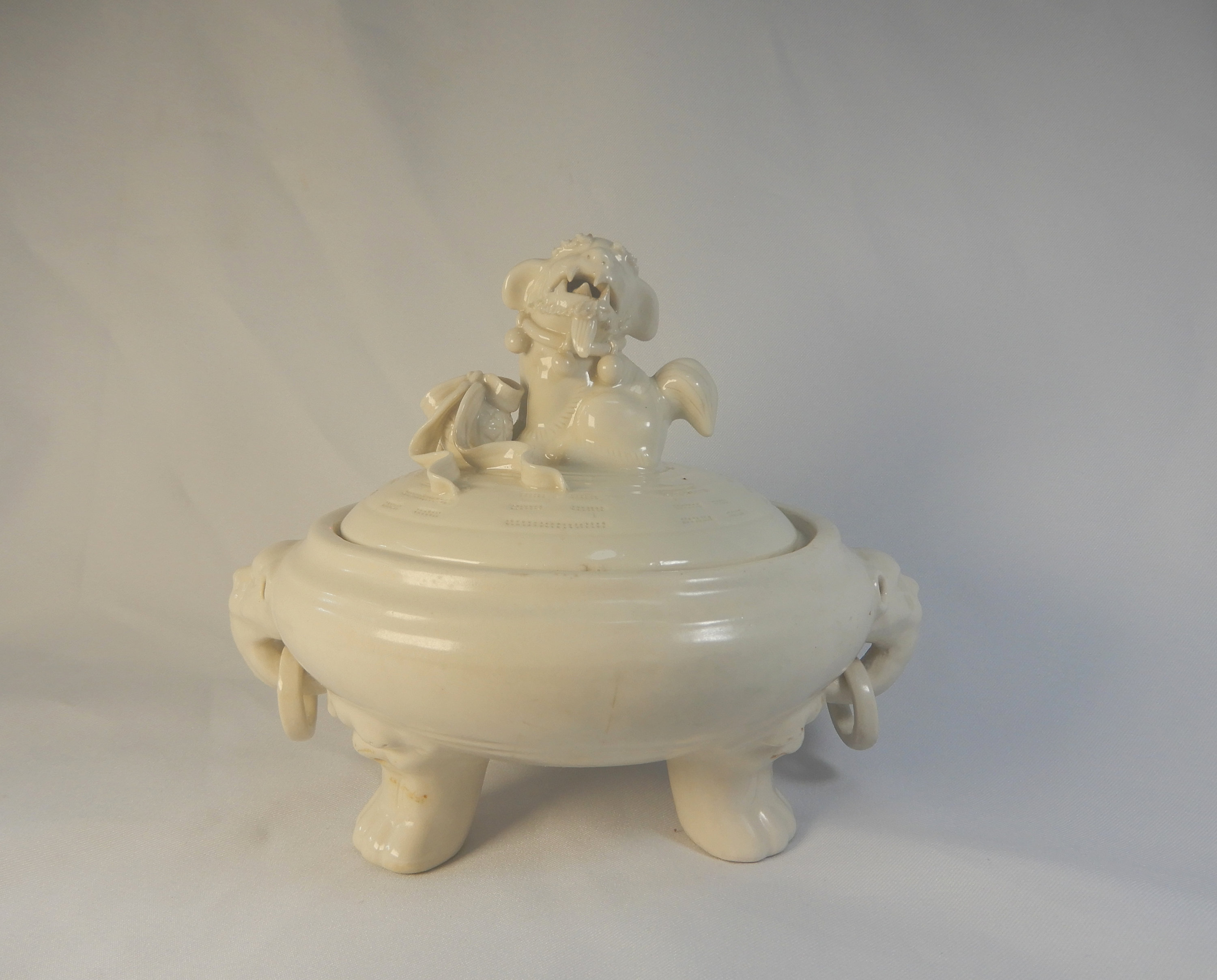 中国白磁香炉、徳化白磁 中国アンティーク ブラン・ド・シン 徳化白磁香炉 フー・ドッグ蓋 清朝