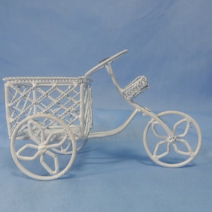 Vintage poppenhuisminiatuur bedrade fietskar, handgemaakt circa midden 20e eeuw gepensioneerd ZELDZAAM